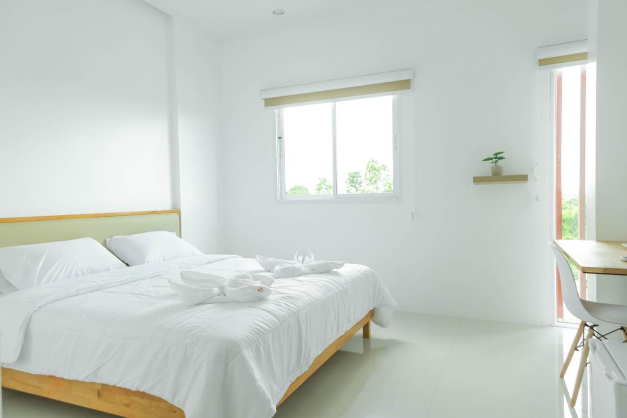 S1 Trang Hotel Buitenkant foto