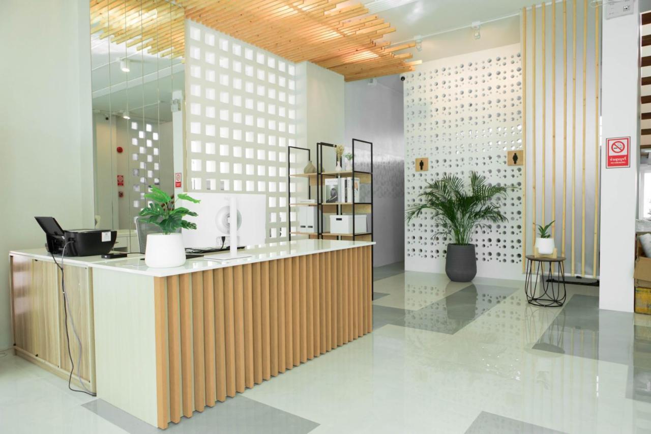 S1 Trang Hotel Buitenkant foto