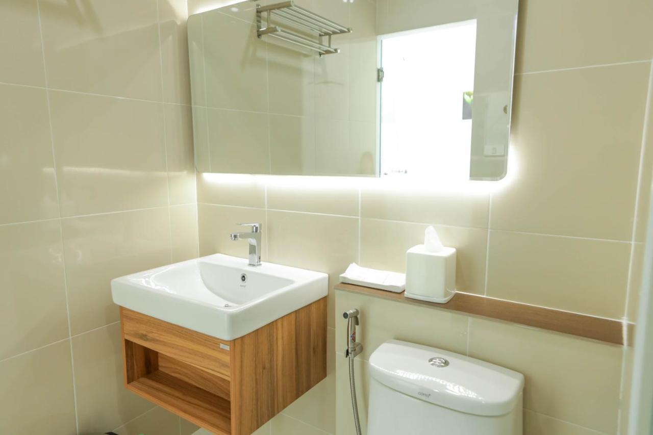 S1 Trang Hotel Buitenkant foto