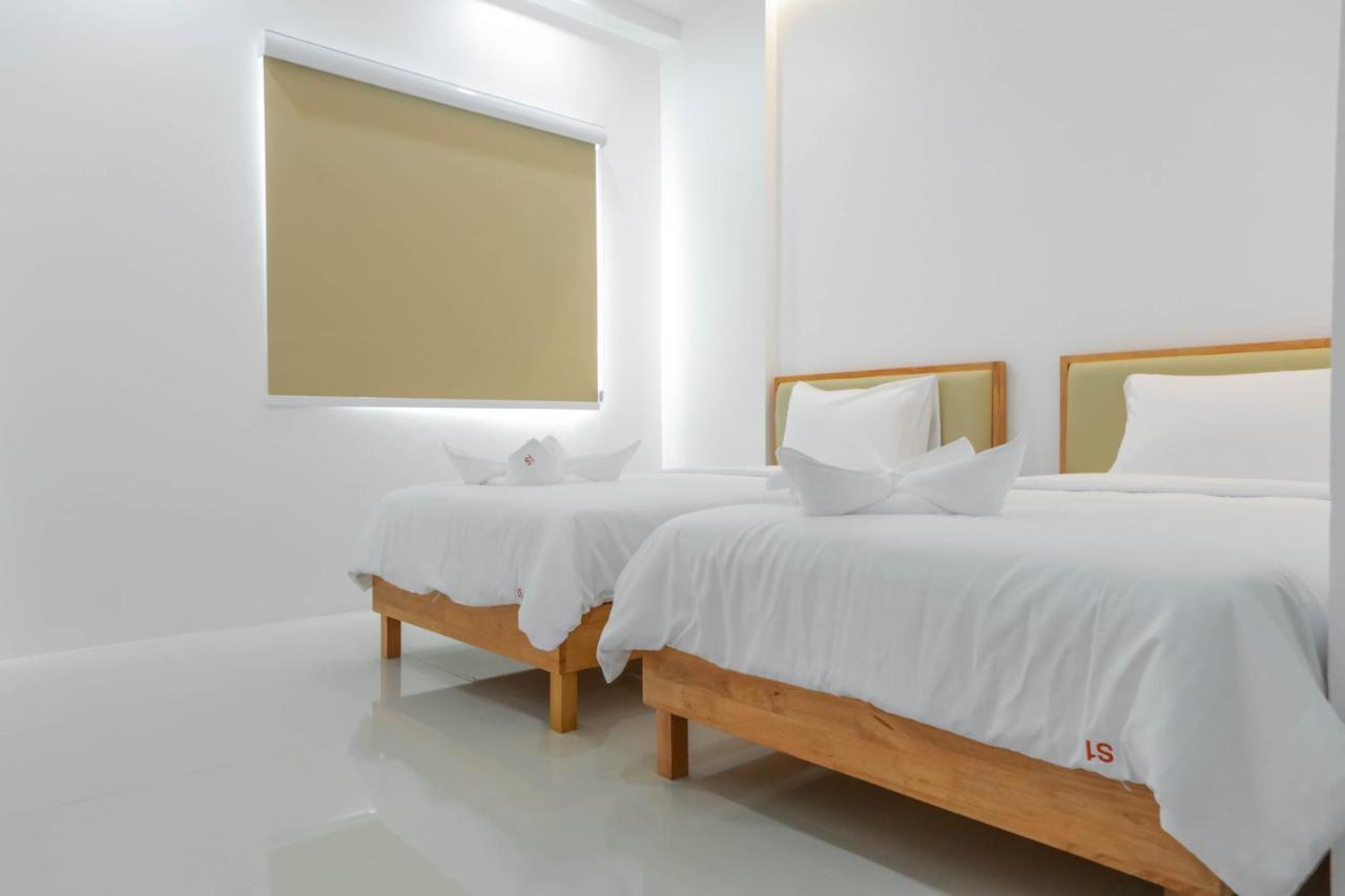 S1 Trang Hotel Buitenkant foto